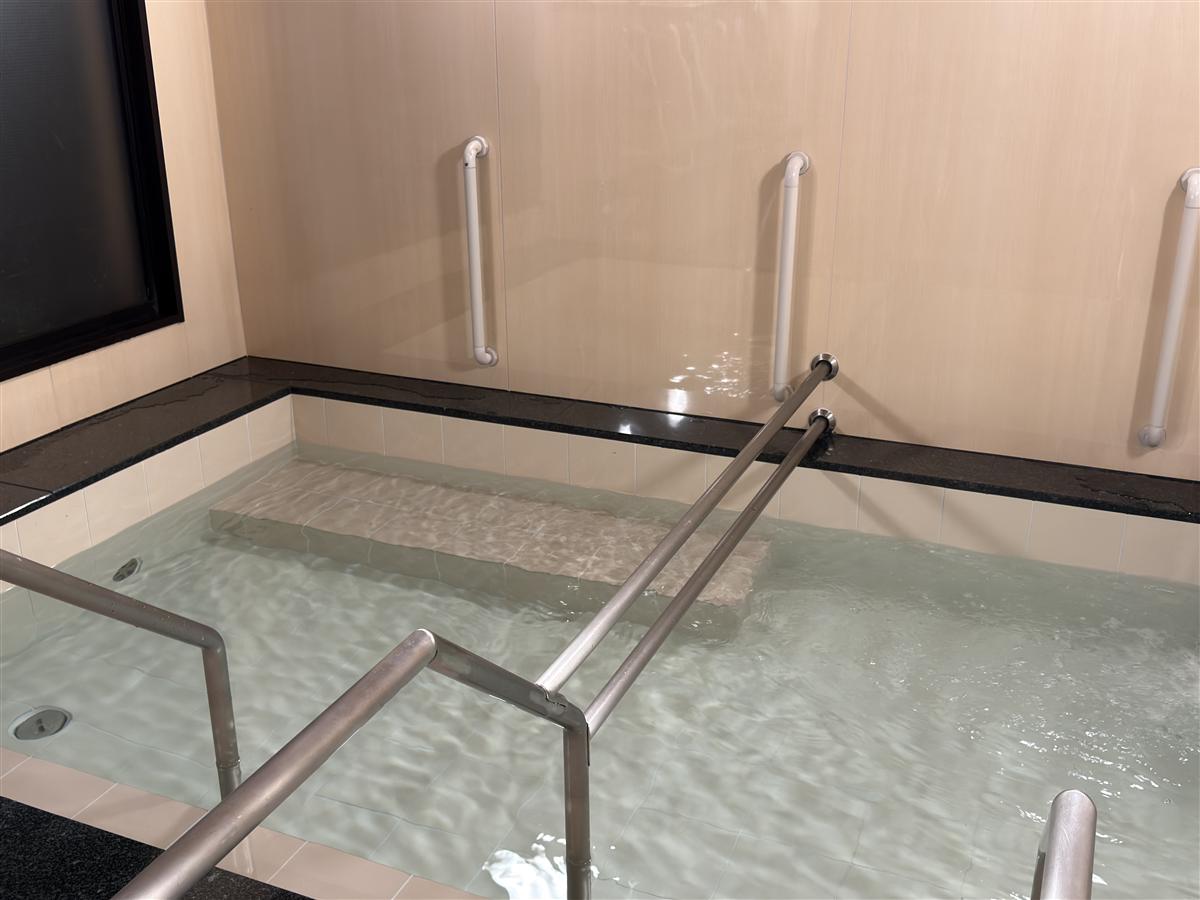 浴槽の手すり - バリアフリー設計