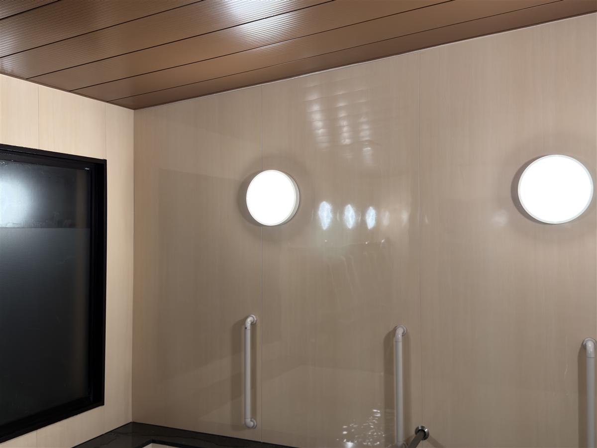 浴室壁面のLED照明